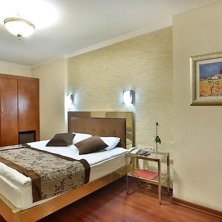 Grand Madrid 3*