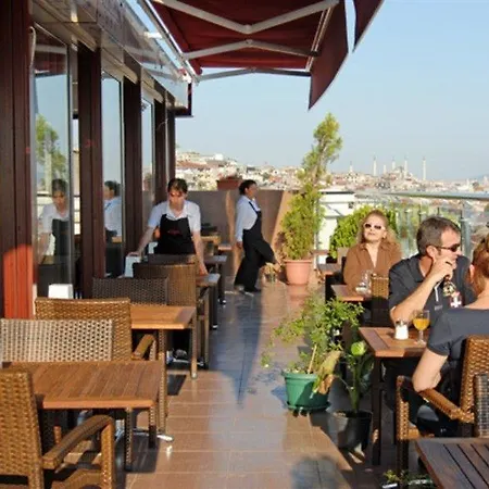 Hotel Grand Madrid 3*