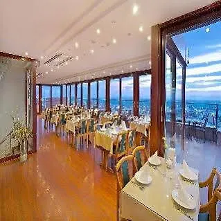 Grand Madrid מלון