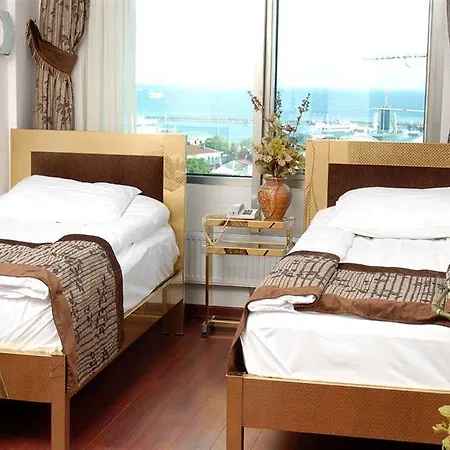 Grand Madrid Hotel